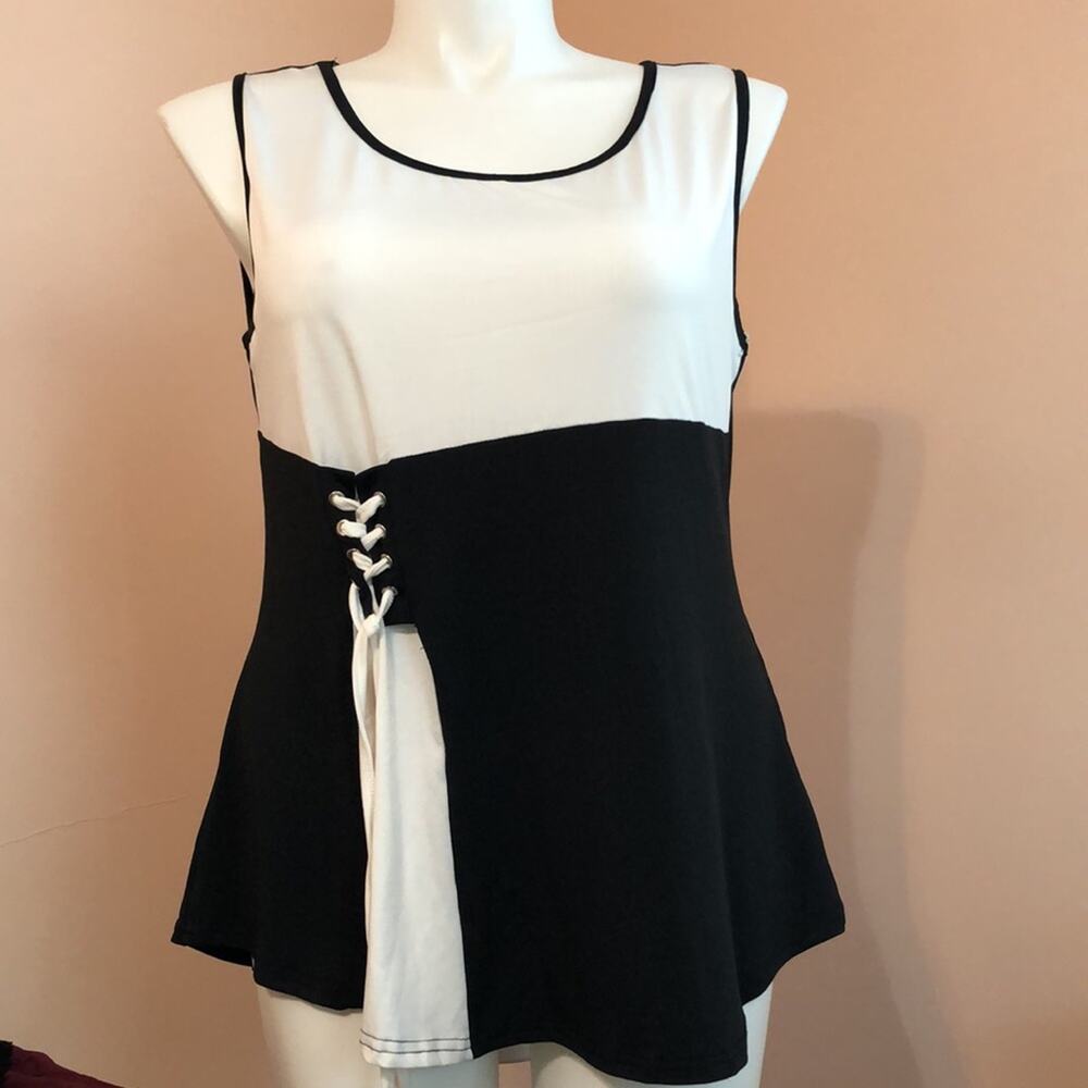 NWT Nextima Tank Size 16 Black & White Lace Up Stretch Scoop Neck Peplum